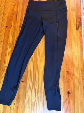 Athleta Black Rainier 7/8 Tight Leggings